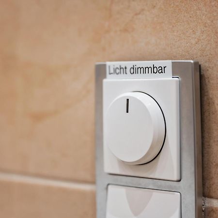 Edler Wohnraum Schwanenteich-Suite Mit Balkon, Kaffeevollautomat, Lift & Parkplatz ツウィッカウ エクステリア 写真