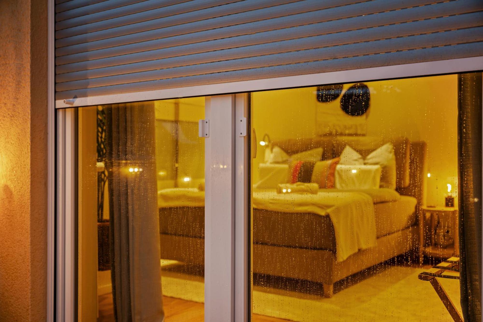 Edler Wohnraum Schwanenteich-Suite Mit Balkon, Kaffeevollautomat, Lift & Parkplatz ツウィッカウ エクステリア 写真