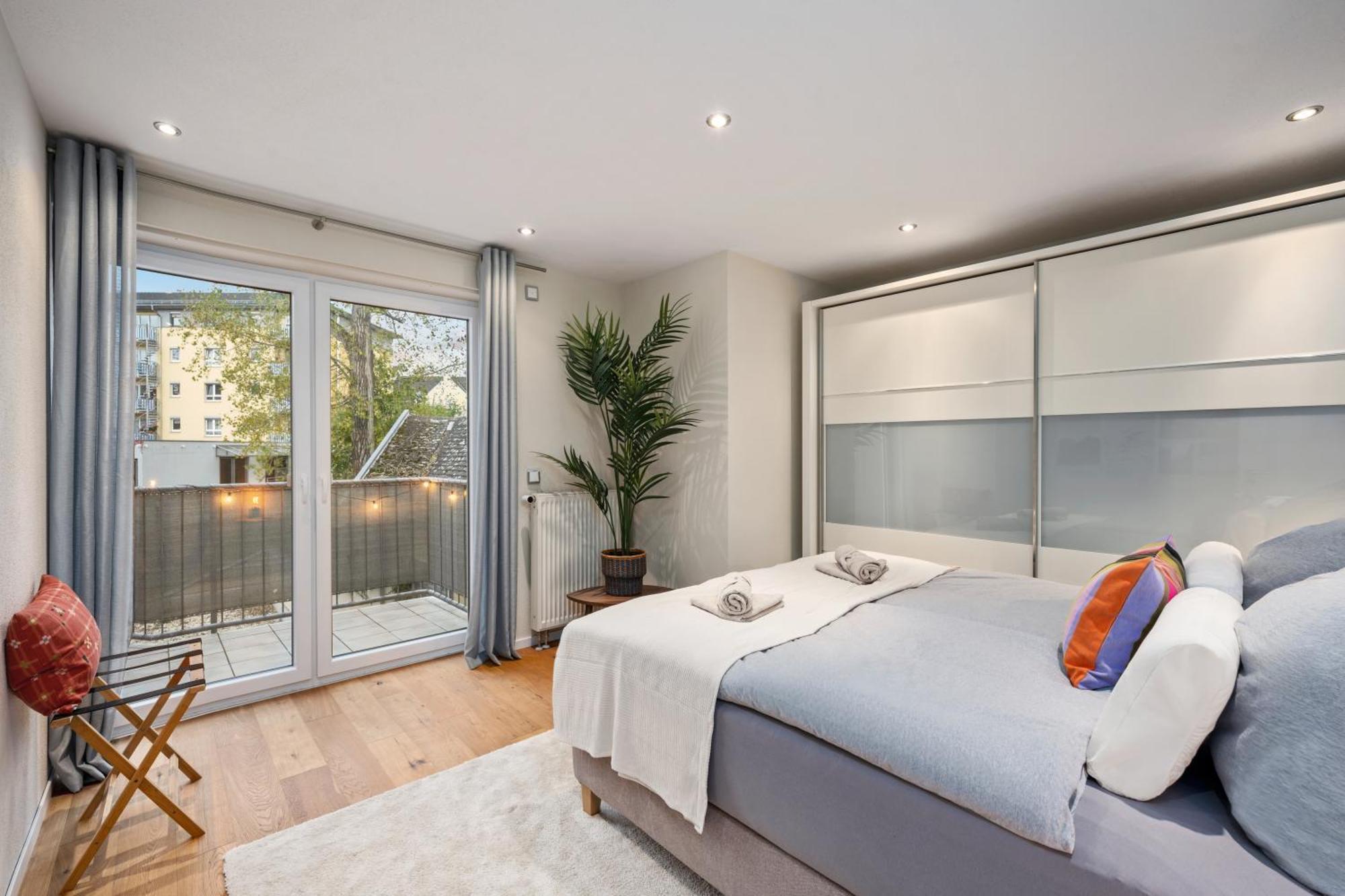 Edler Wohnraum Schwanenteich-Suite Mit Balkon, Kaffeevollautomat, Lift & Parkplatz ツウィッカウ エクステリア 写真
