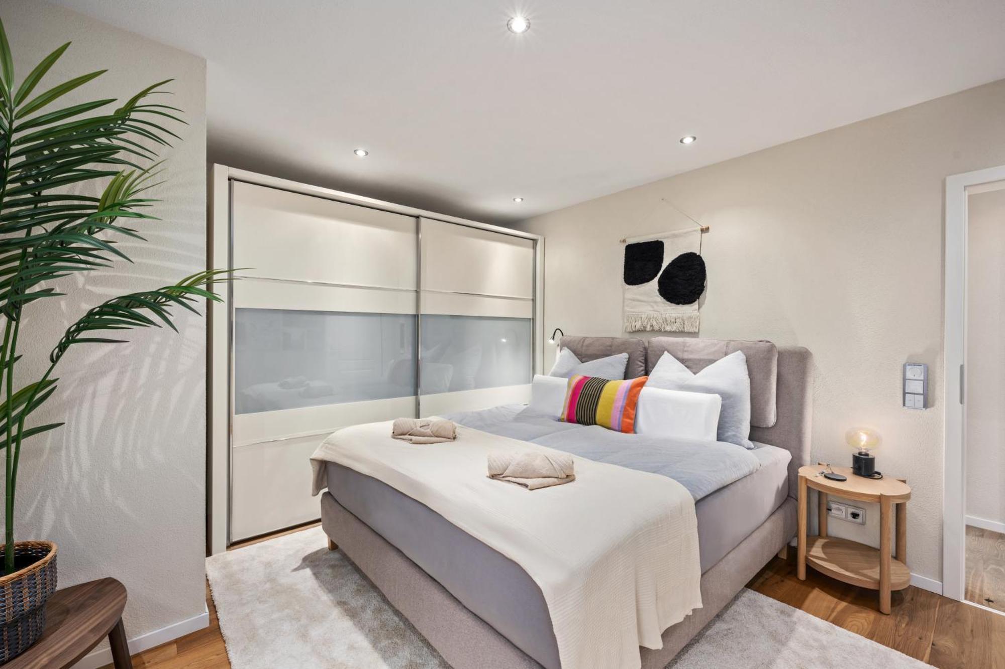 Edler Wohnraum Schwanenteich-Suite Mit Balkon, Kaffeevollautomat, Lift & Parkplatz ツウィッカウ エクステリア 写真