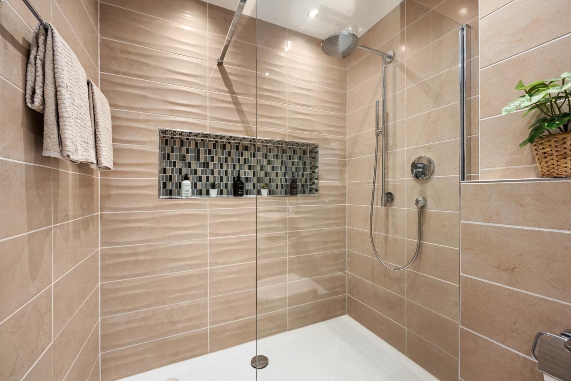 Edler Wohnraum Schwanenteich-Suite Mit Balkon, Kaffeevollautomat, Lift & Parkplatz ツウィッカウ エクステリア 写真
